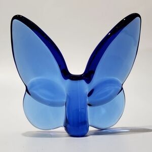 Pretty 🦋 3 3/8" 💙 Blue Glass Butterfly Figurine NIB🦋💙💕